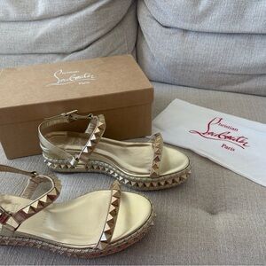 Christian Louboutin Pyraclou 60 sandals color Platine.New in box.Never worn.
